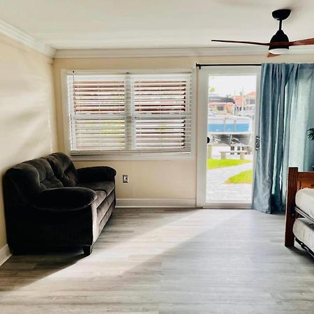 Cheerful Home With One Bedroom Cape Coral Extérieur photo