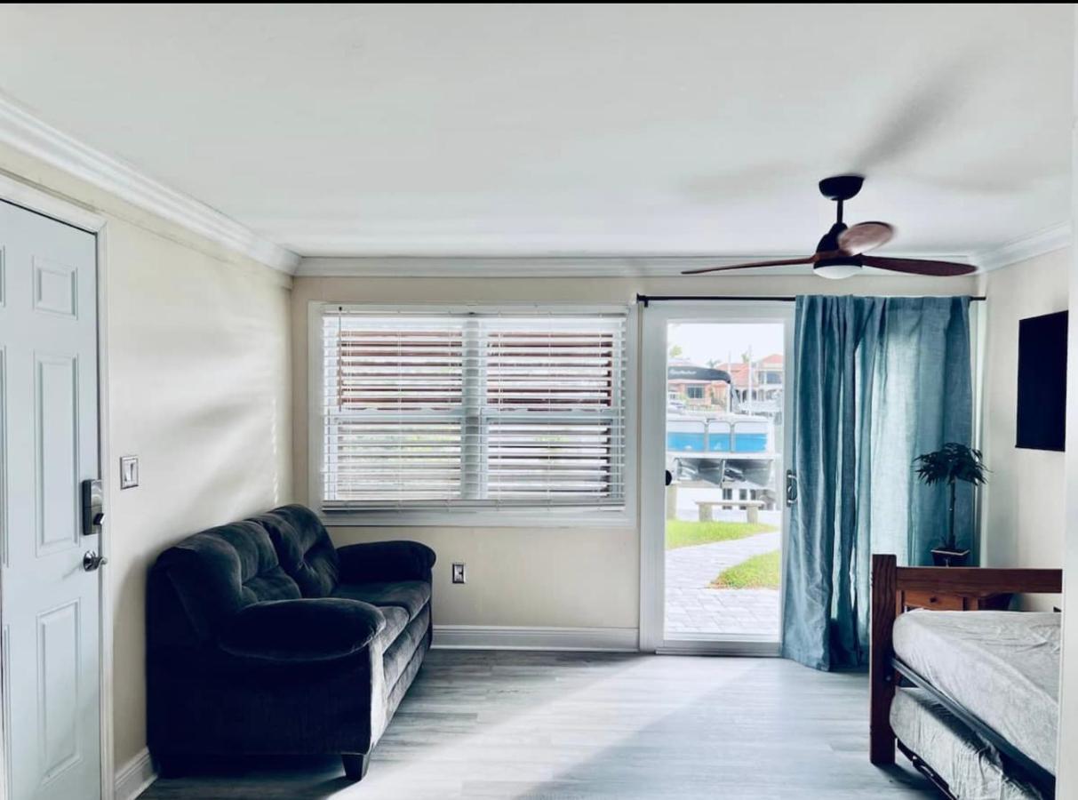 Cheerful Home With One Bedroom Cape Coral Extérieur photo